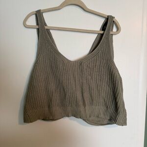LULU’S OLIVE KNOT CROP TOP TWIST BACK